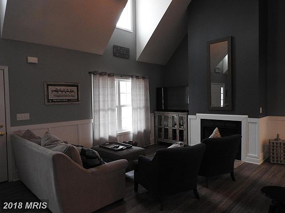 2nd image of 3706 Fairfax Cir