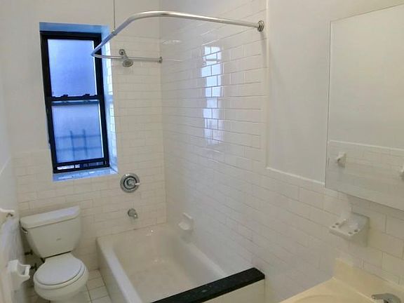 5th image of 656 W 204th St APT 32