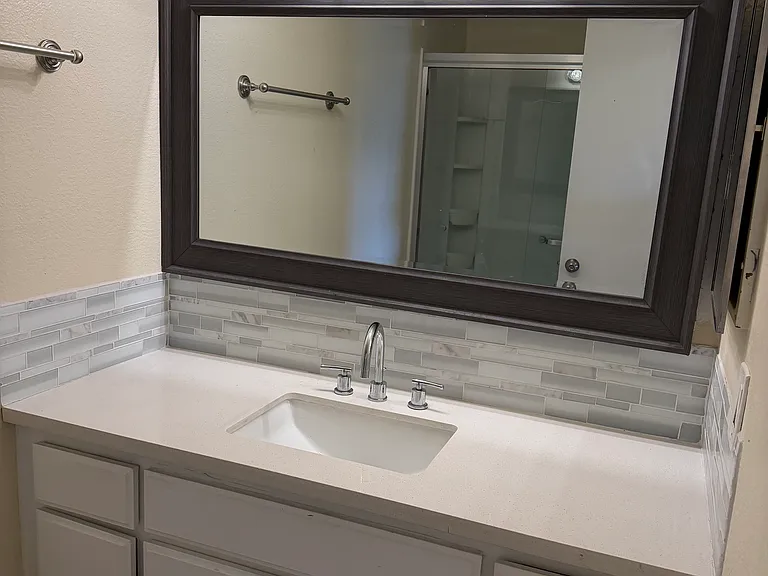 2423 W Acacia Ave — Photo 14