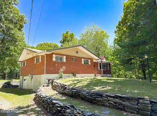 346 Tom Quick Rd, Dingmans Ferry, PA 18328