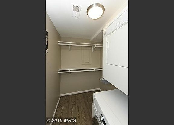Washer/dryer storage room
