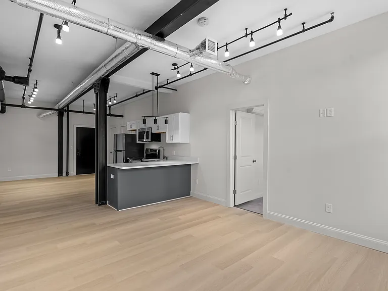 105 William St #206 — Photo 9