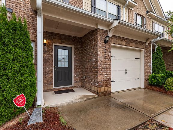 2nd image of 3225 Garden Glade Ln