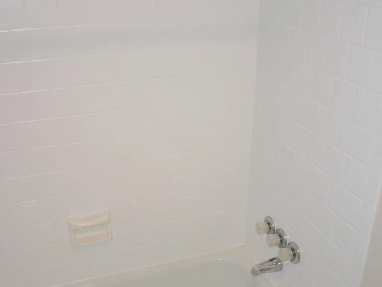 217 Victor Pkwy #F — Photo 16