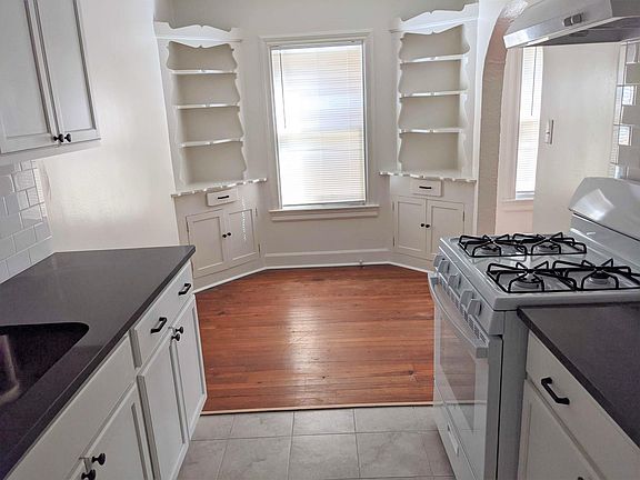 2nd image of 4224 Prescott Ave APT 4
