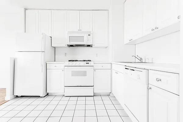 Rented by Olnick Organization | media 4