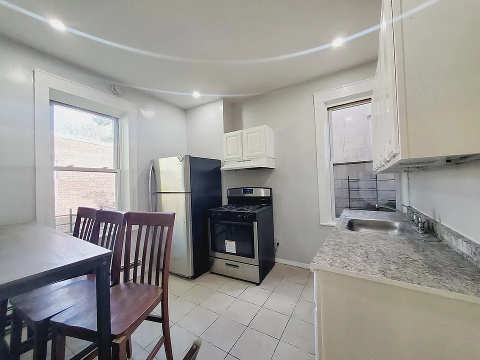 128 Bergen Ave #2E