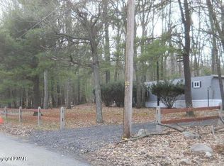 8710 Lincoln Green Dr, Kunkletown, PA 18058