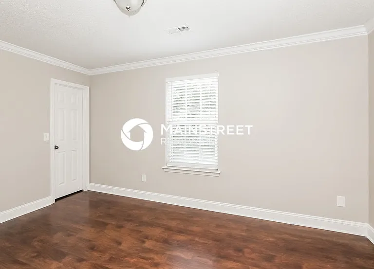 3930 Laurel View Cir — Photo 11