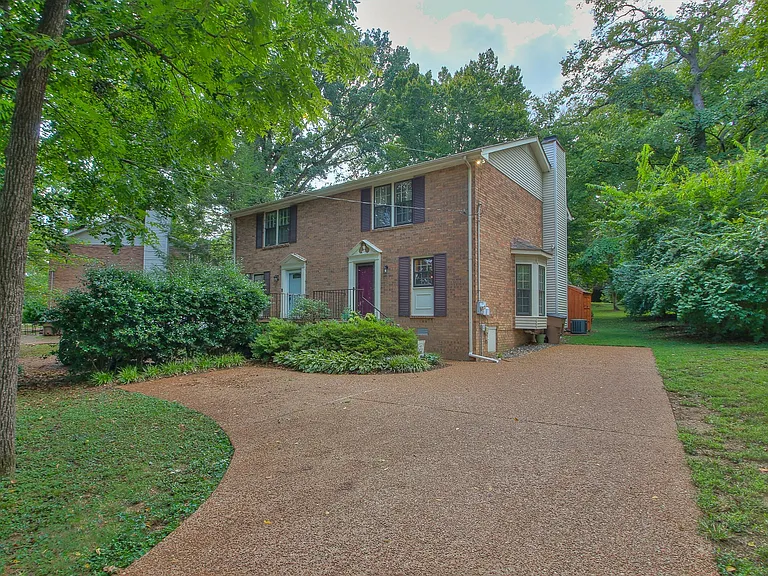 3321 Lealand Ln — Photo 26