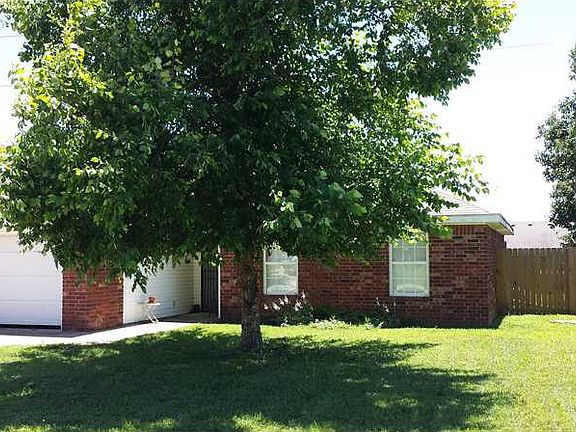 2nd image of 715 Ponderosa St