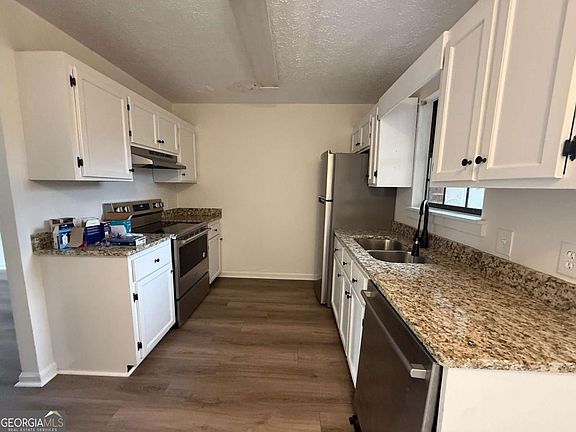 4th image of 291 W Johnson St #409