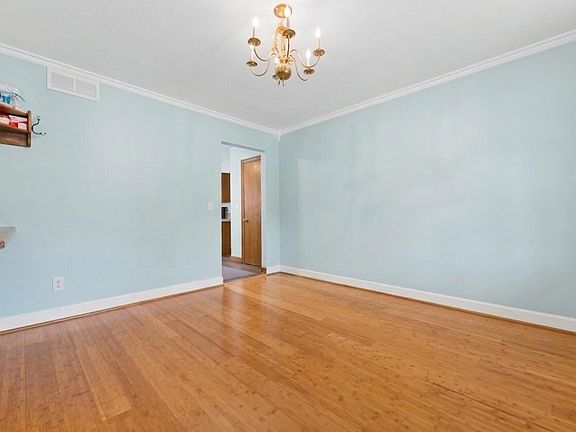 5th image of 5893 Mary King Dr