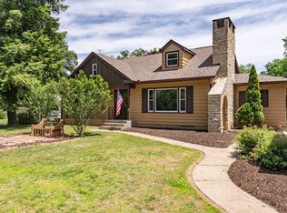 1220 54th Street Ct, Moline, IL 61265