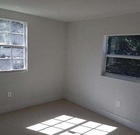 4th image of 10622 NW 6th Ave