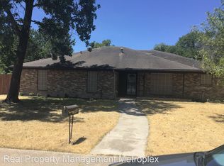 207 Genoa Dr, Duncanville, TX 75116