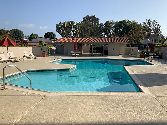 4th image of 421 Vista Parada