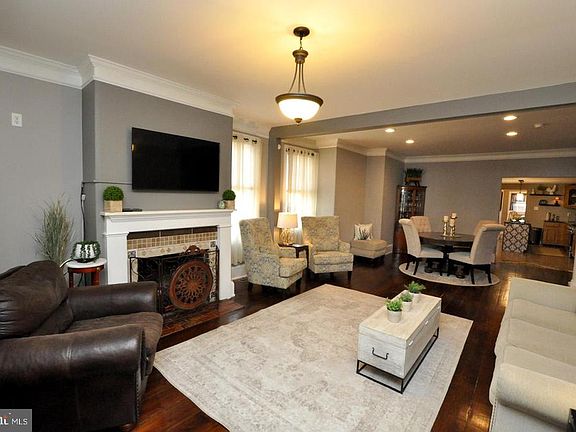 3rd image of 106 Garden St