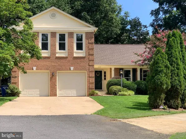 2107 Silentree Dr, Vienna, VA 22182