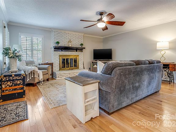 2nd image of 2043 Shadwell Ct