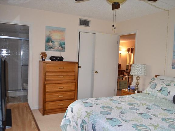 4th image of 4056 Oakview Dr #E5
