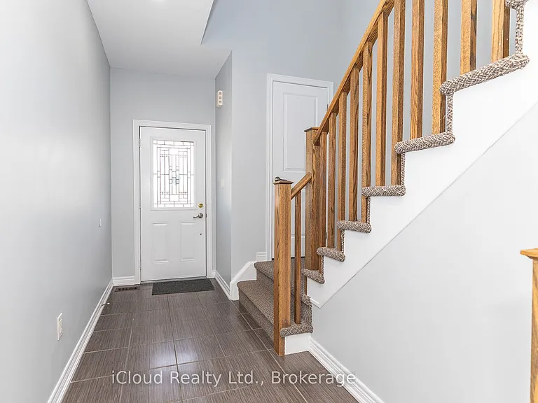 113 Echovalley Dr — Photo 4