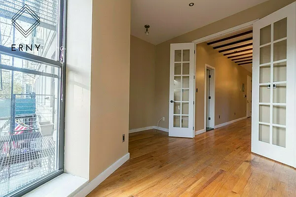 Rented by ERNY LLC | media 7