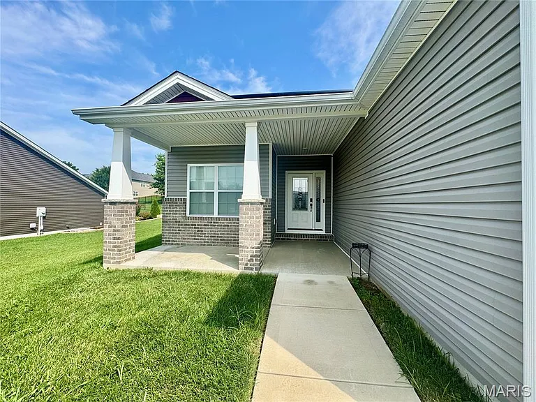 315 Star Ln — Photo 2