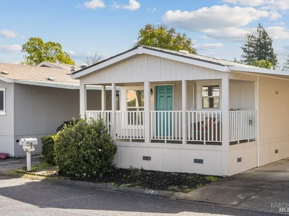 10 Hacienda Drive, Napa, CA 94558