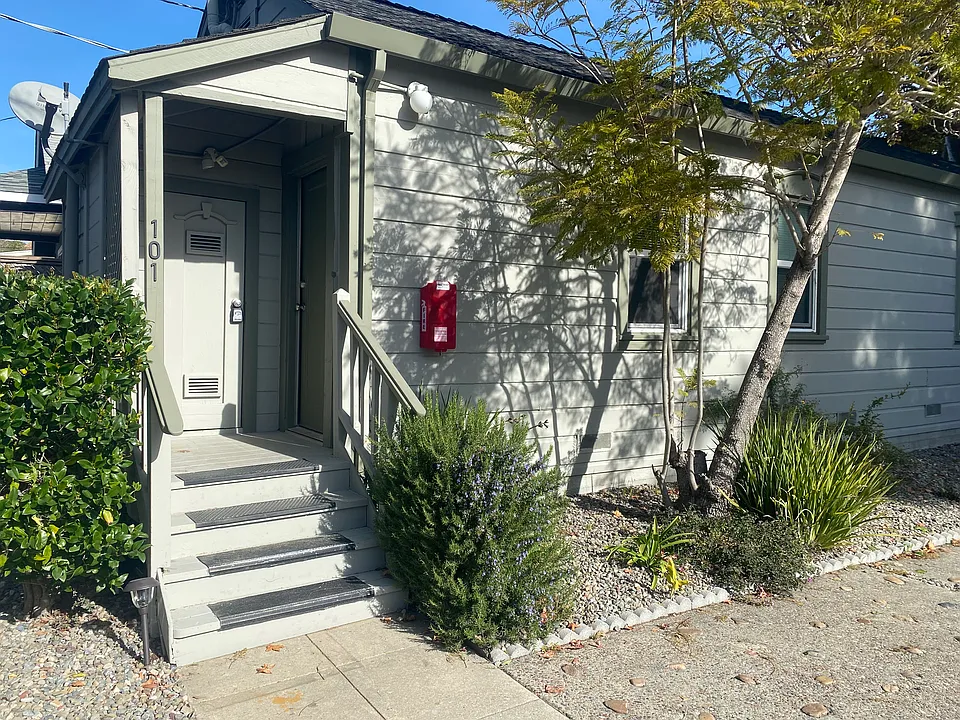 Blackburn House Apartments