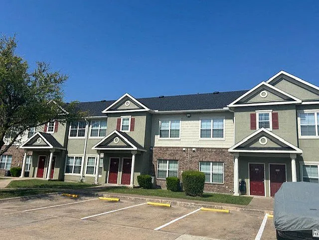 Westchester Woods Apartments — Photo 4