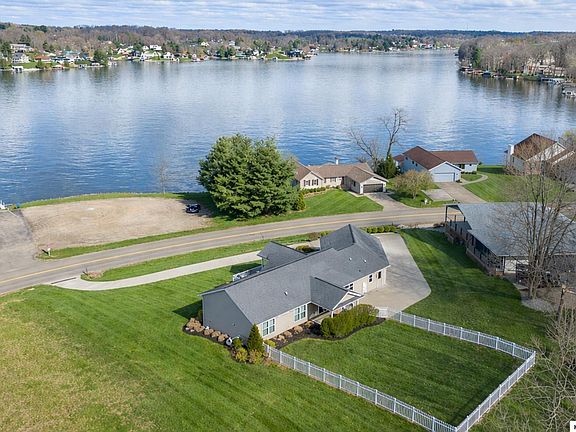 4th image of 3996 Apple Valley Dr