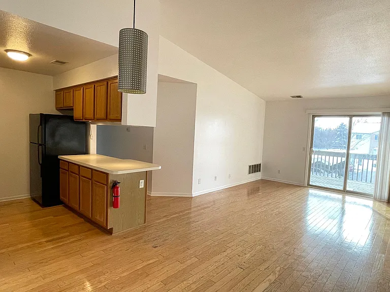 Living room - Kitchen