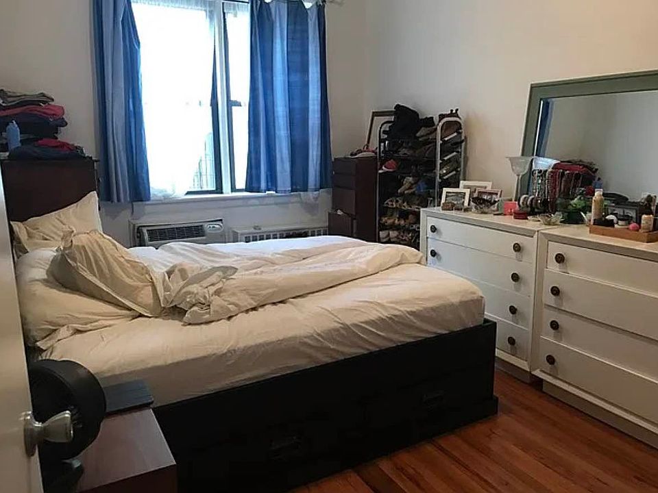 2nd image of 100 Sullivan St APT 3E