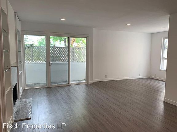 2nd image of 733 Huntley Dr #1