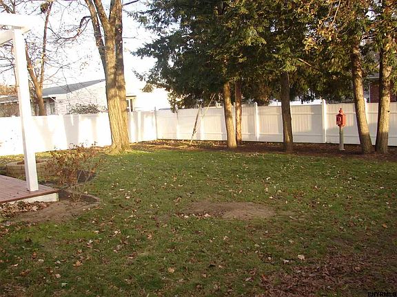 4th image of 51 Forest Dr