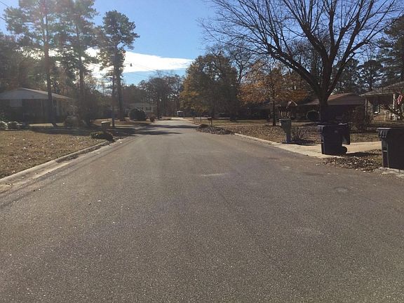 4th image of 1013 Valley Creek Dr
