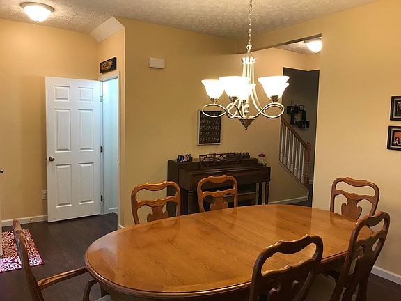 3rd image of 1620 Roscommon Dr