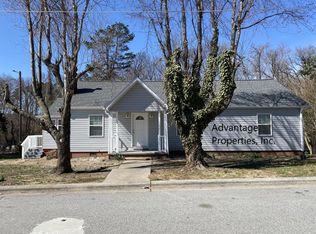 806 Central Ct, High Point, NC 27260