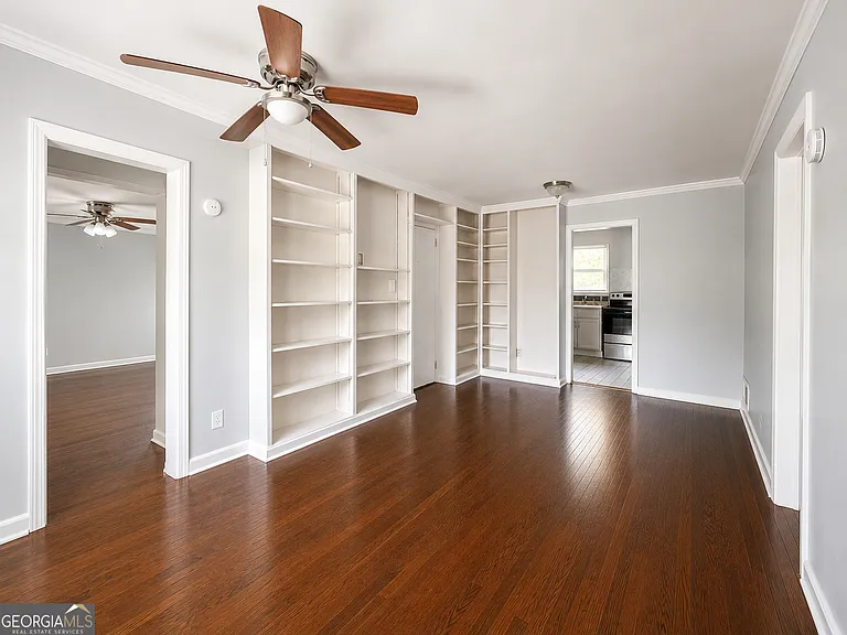 147 Burnside St #3 — Photo 6