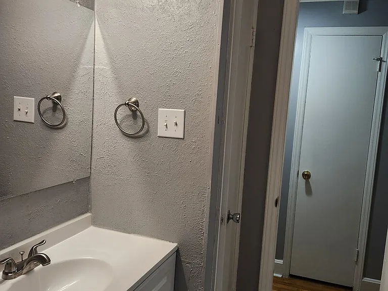 Farmhurst Dr — Photo 17