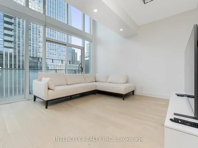 21 Nelson St #LPH32 — Photo 14