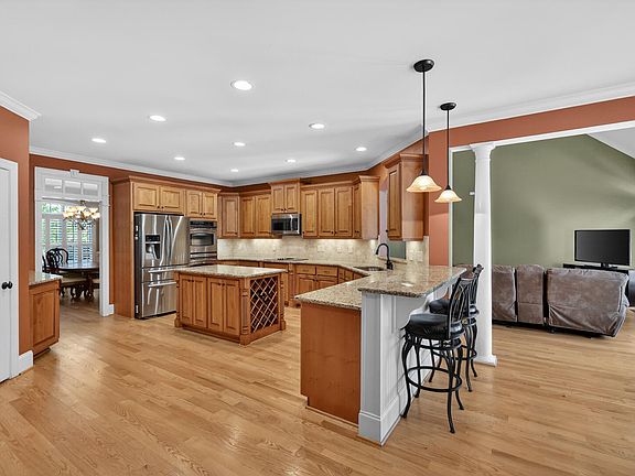 2nd image of 2205 Belvinwood Dr