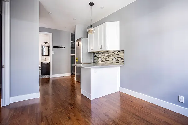 Rented by Compass | media 16