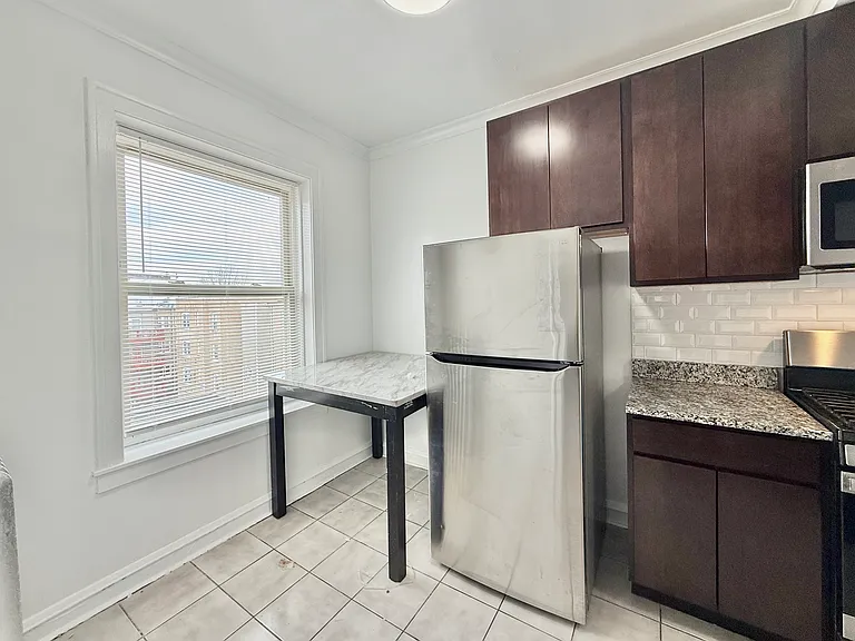 2206 W Rosemont Ave #3 — Photo 4