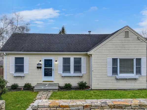 784 Allen St, Dartmouth, MA 02747