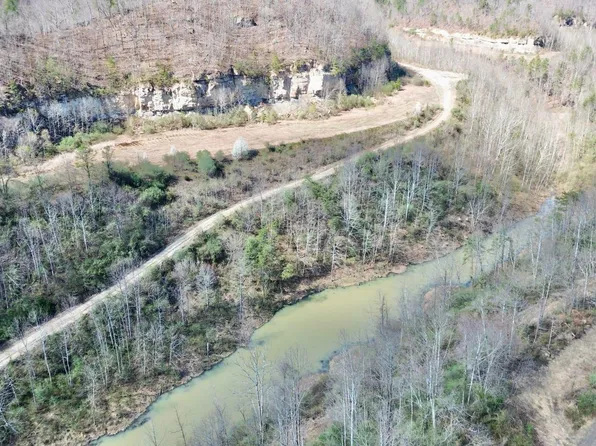 2214A State Highway 2033, Louisa, KY 41230