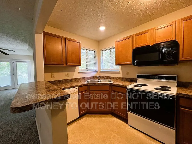2 bed, 2.0 bath, 1100 sqft, $1,150 — Photo 3