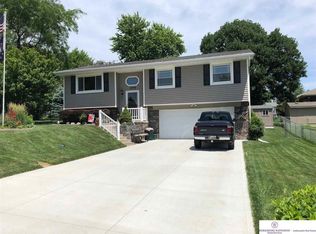 13736 Jefferson Cir, Omaha, NE 68137