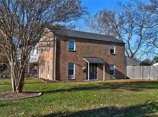 700 Lake Edward Dr, Virginia Beach, VA 23462